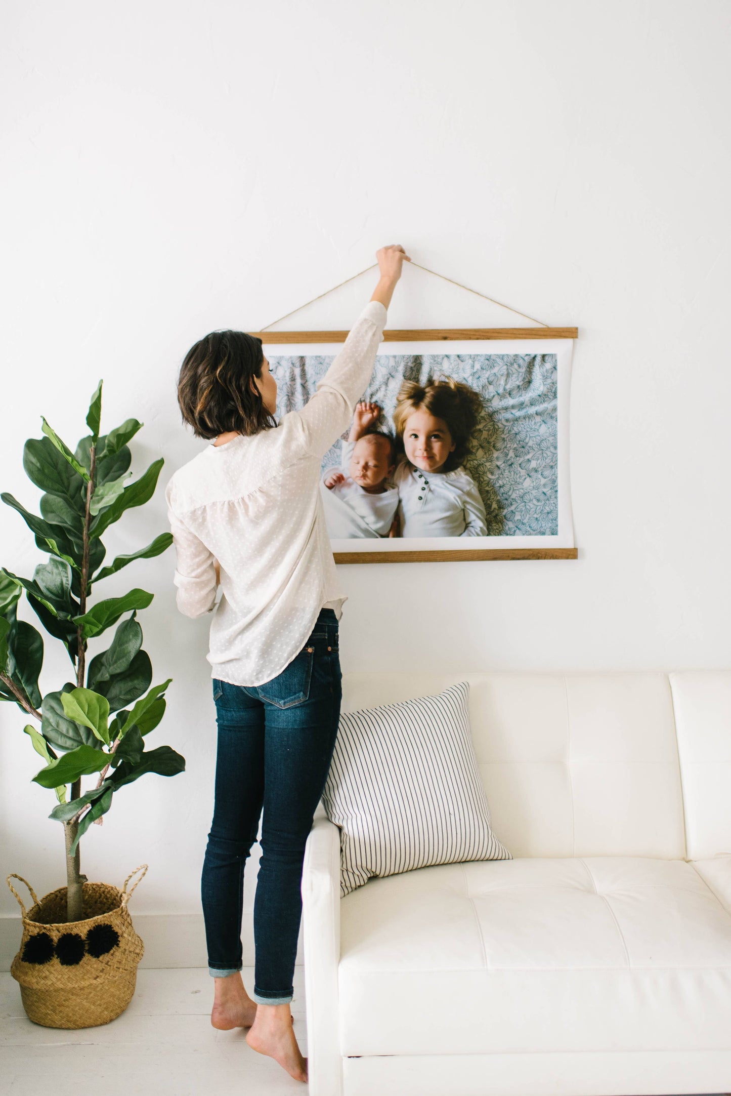 13" MAGNETIC Poster Hanger Frame™: Natural Stain