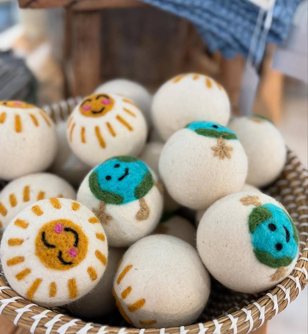 Earth • Sun • Rainbow: Eco Wool Dryer Balls Fair Trade: Rainbow with Flowers